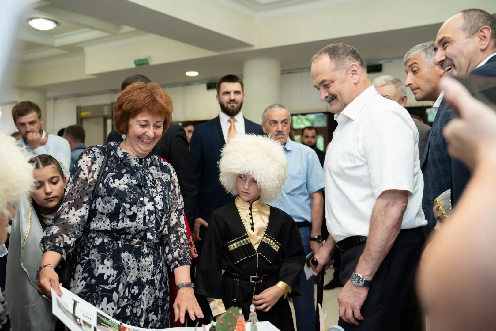 Сергей Меликов посетил выставку проекта «Мой Дагестан. Край, в котором я живу»