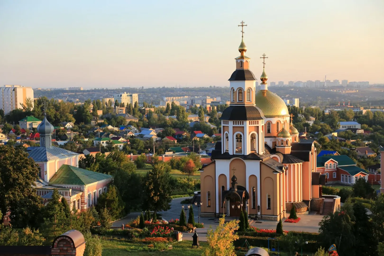 «В деревню, в глушь, в Саратов!»